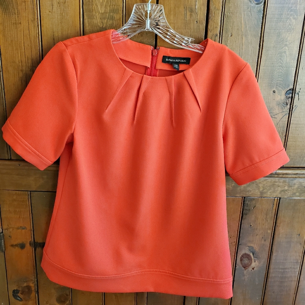 Short sleeve business casual top